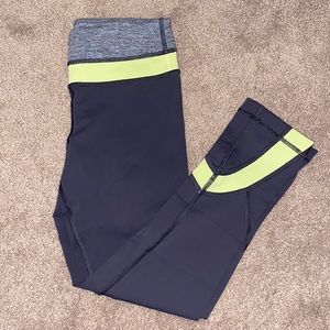 Lululemon cropped workout tights